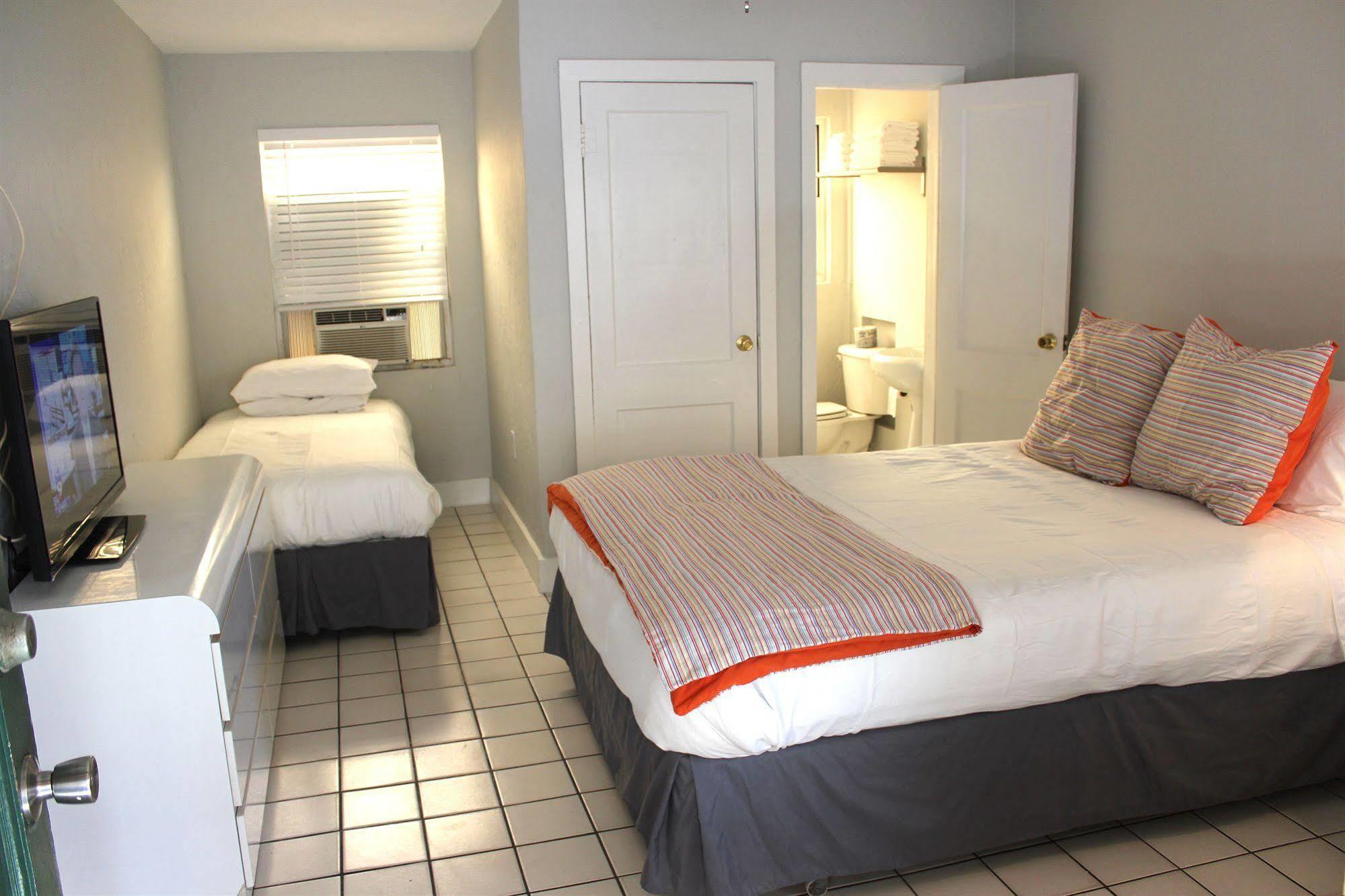 Lorelei Resort Motel Treasure Island Екстериор снимка
